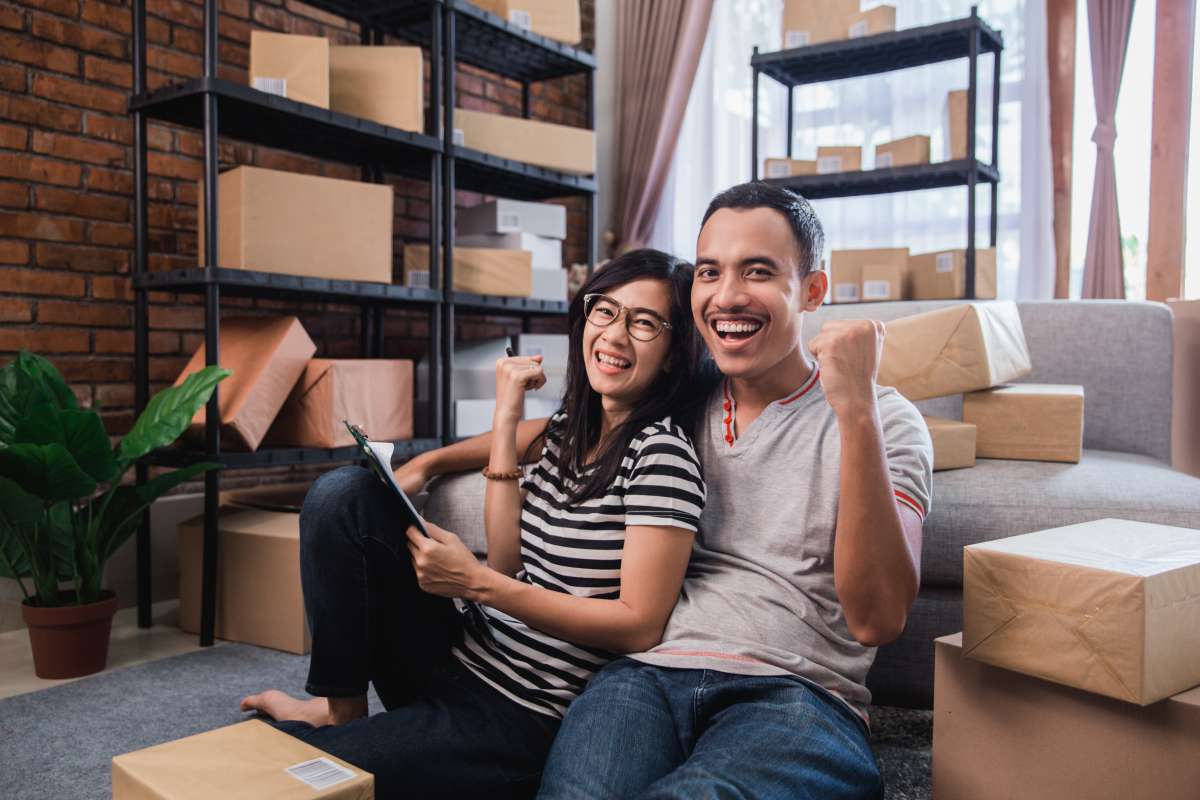  A couple happy that they hired an excellent LA moving company